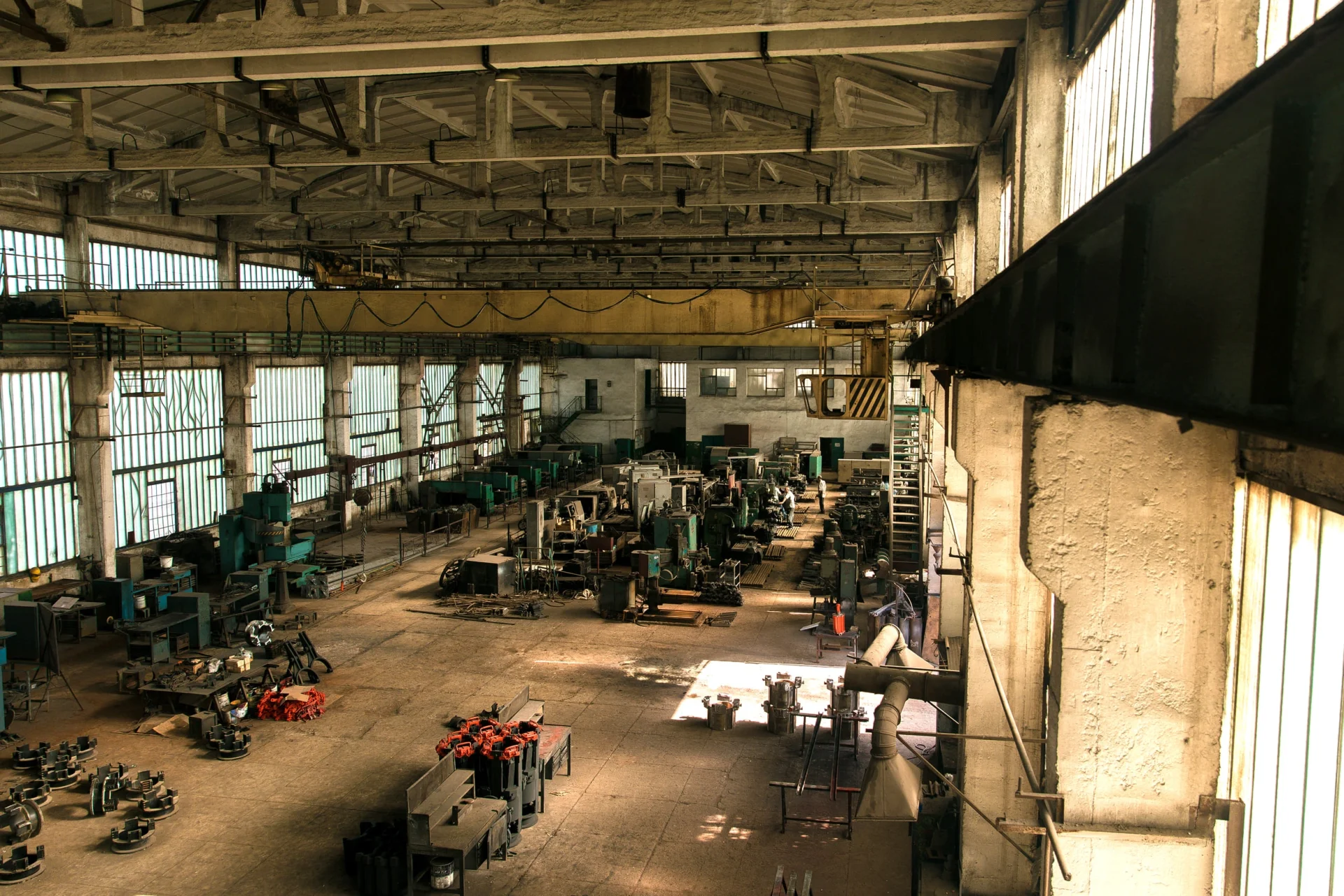 old-factory-hall-with-equipment-machines-workers old-factory-hall-with-equipment-machines-workers